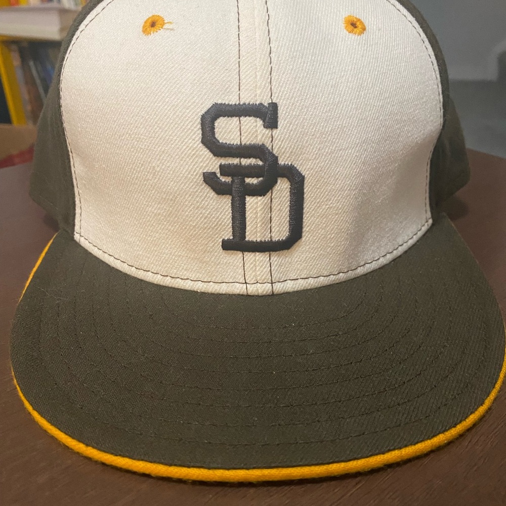 San Diego Padres classic, Old School New Era Brown, White and Gold fitted cap